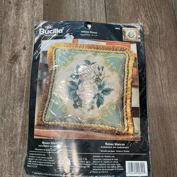 Bucilla WHITE ROSES Needlepoint Pillow Top Kit # 4892 NIP Persian Wool 14" X 14" - Picture 3 of 8